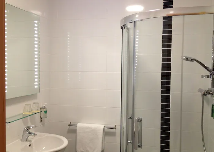 玫瑰别墅酒店及温泉 4*